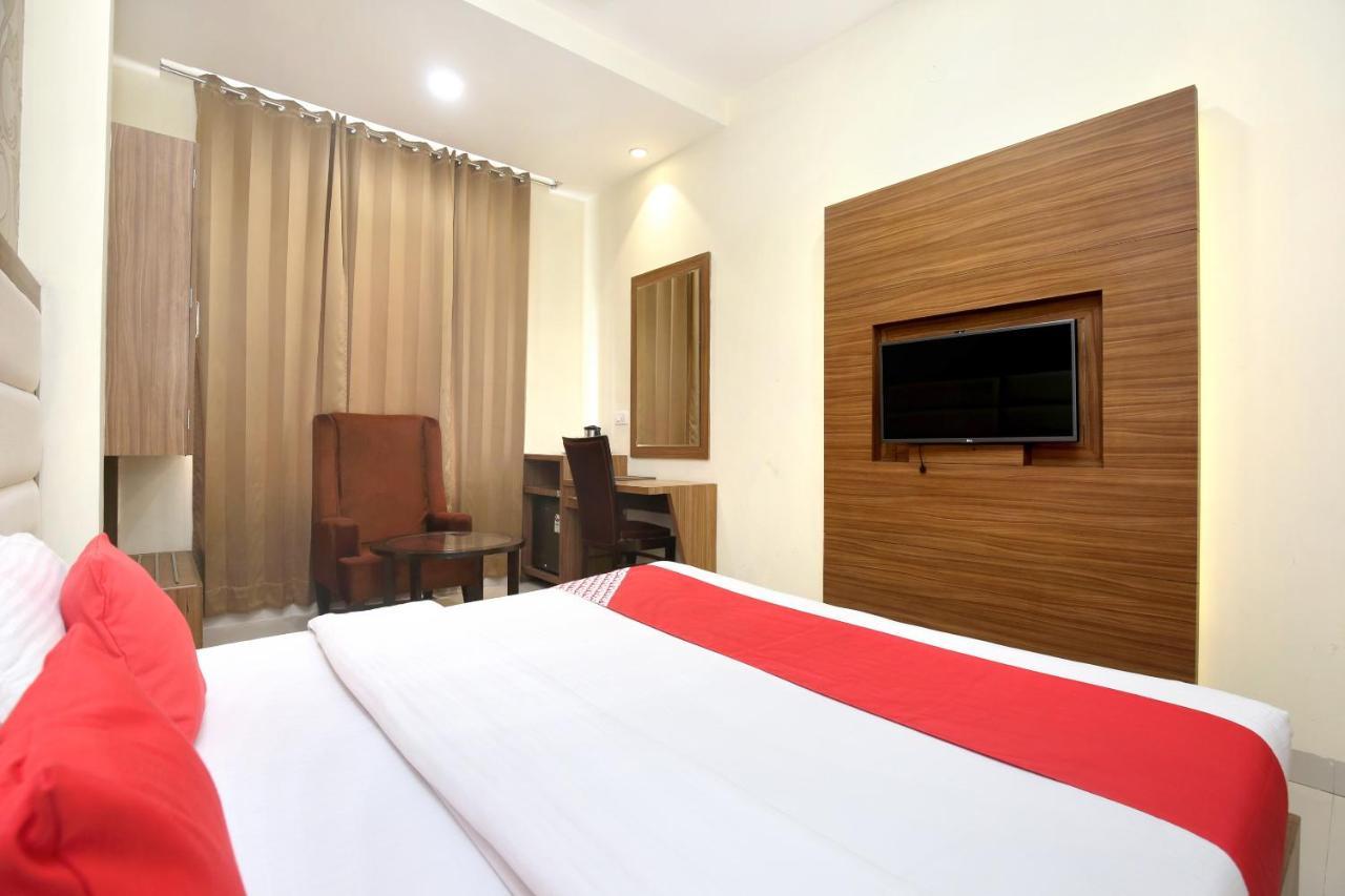 Capital O 8510 Welcome Inn 암리차르 외부 사진