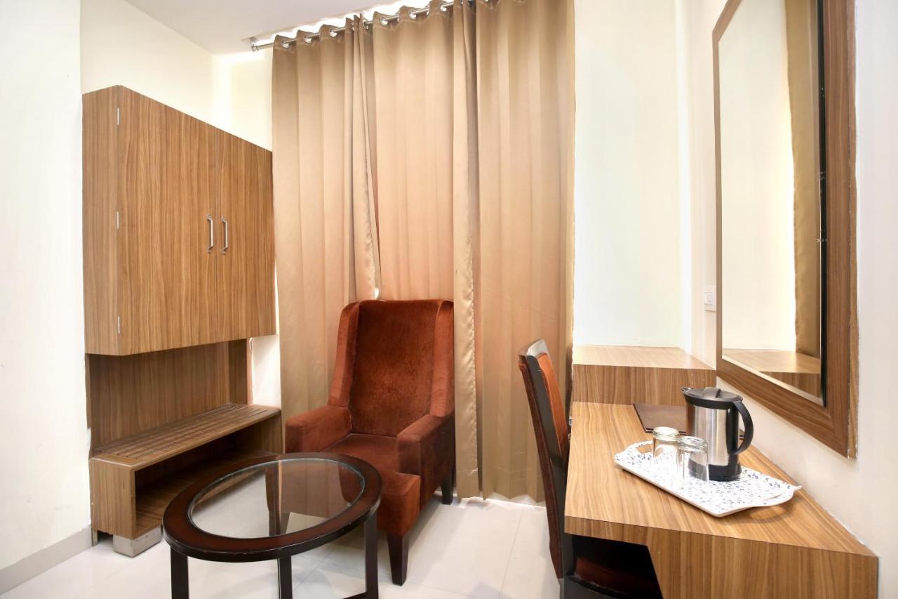 Capital O 8510 Welcome Inn 암리차르 외부 사진